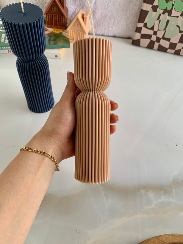 شمع دستساز استوانه کمر باریک