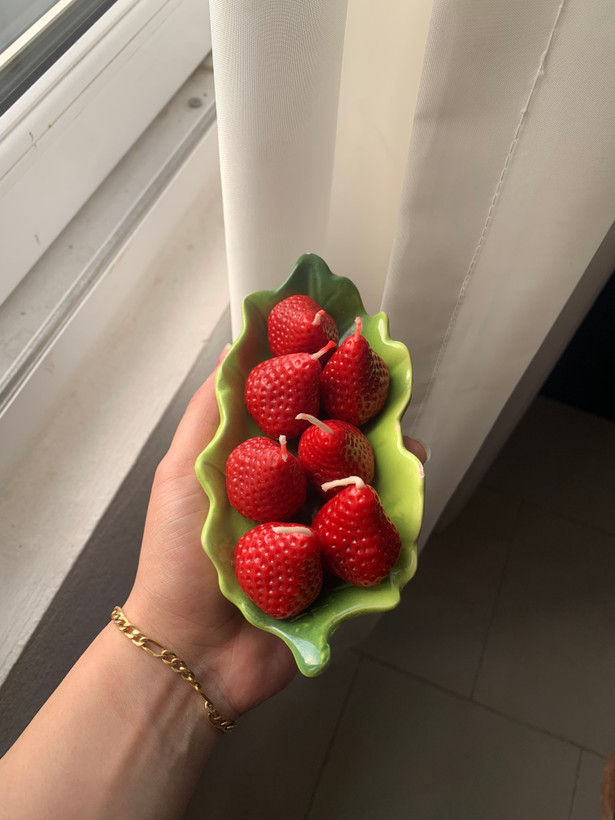شمع دستساز توت فرنگی